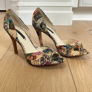 Alice and Olivia Postcard print pumps